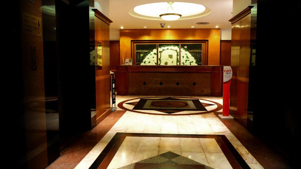 Zenith Sukhumvit Hotel Bangkok Buitenkant foto