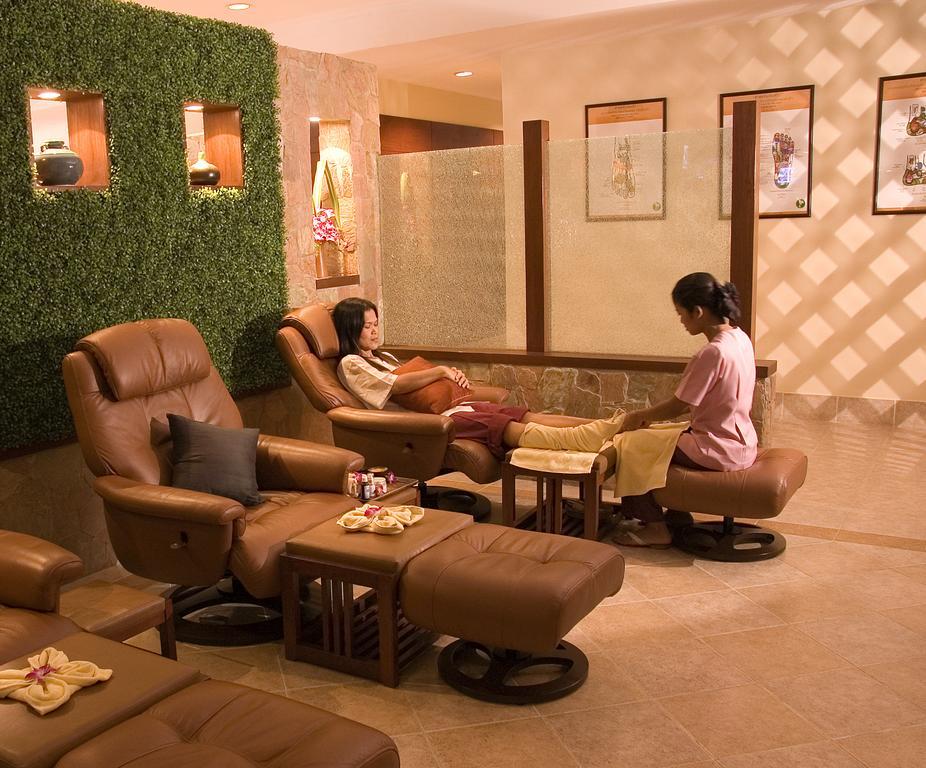 Zenith Sukhumvit Hotel Bangkok Buitenkant foto