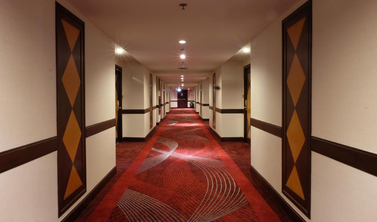 Zenith Sukhumvit Hotel Bangkok Buitenkant foto