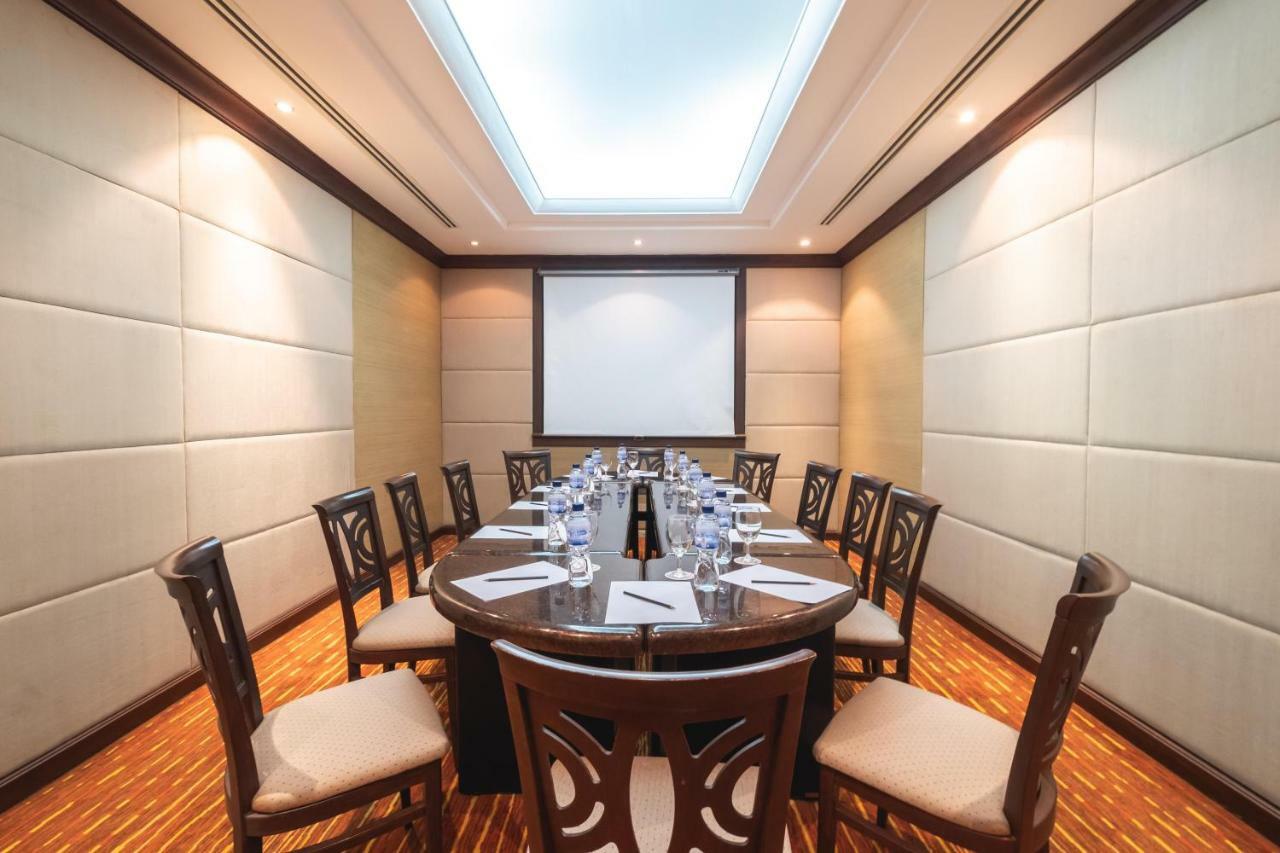 Zenith Sukhumvit Hotel Bangkok Buitenkant foto